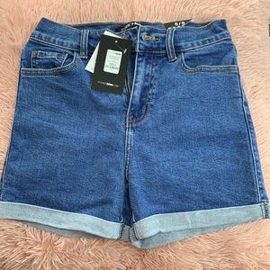 Fashion Nova Shorts; size 5/6